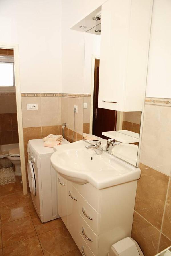 Ivic Apartments Vodice Croatia Esterno foto