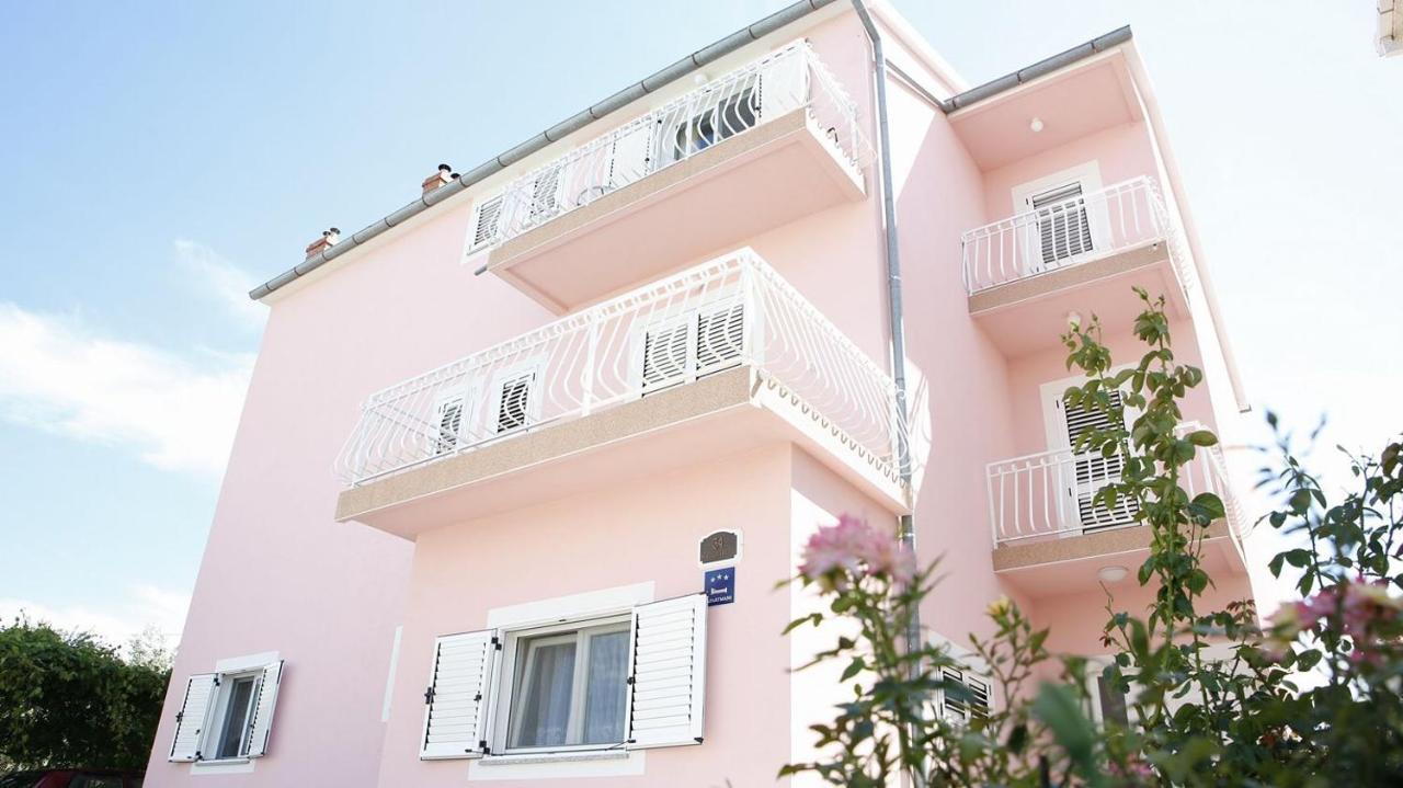 Ivic Apartments Vodice Croatia Esterno foto