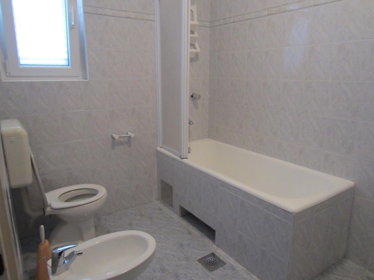 Ivic Apartments Vodice Croatia Esterno foto