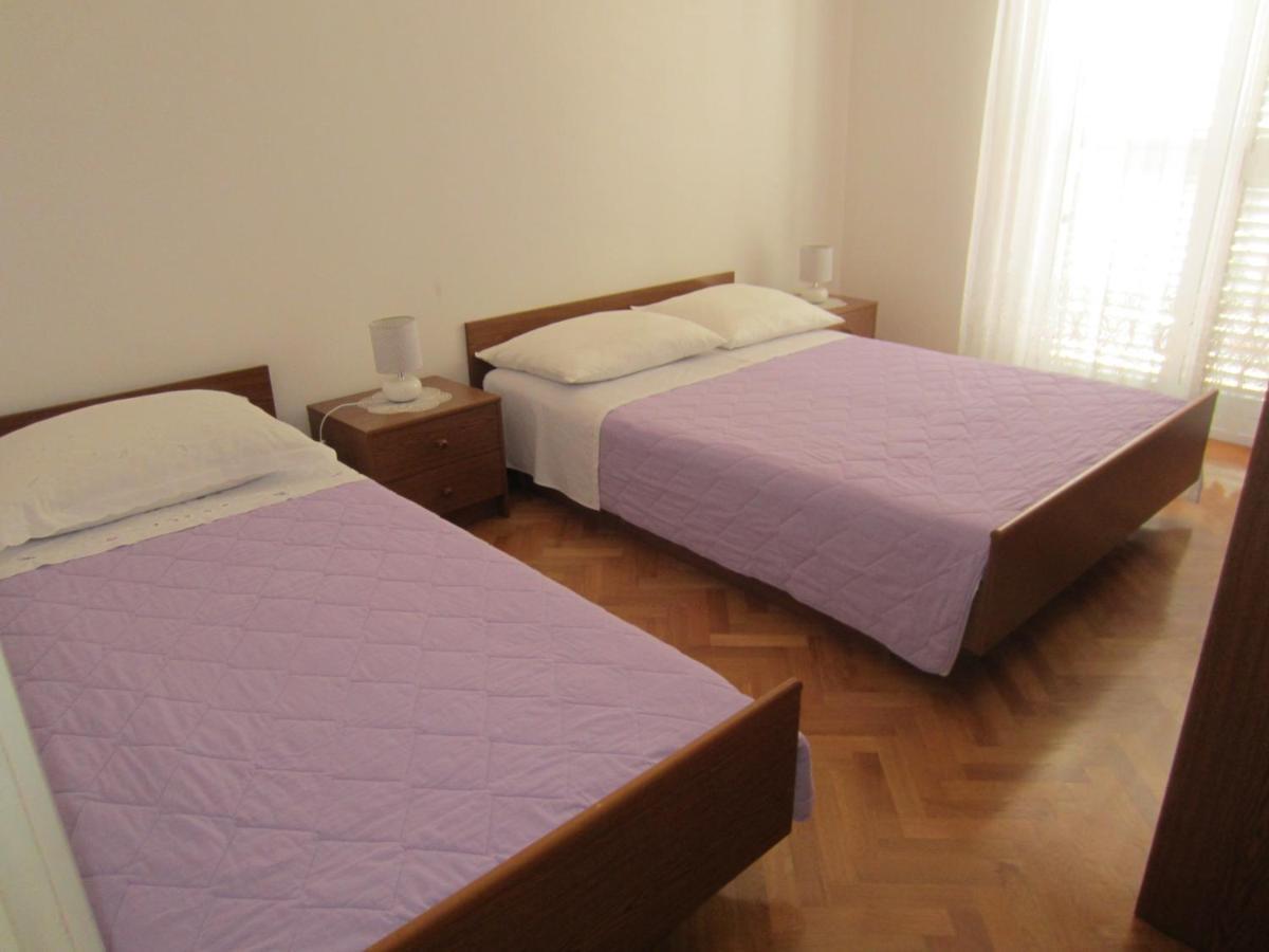 Ivic Apartments Vodice Croatia Esterno foto